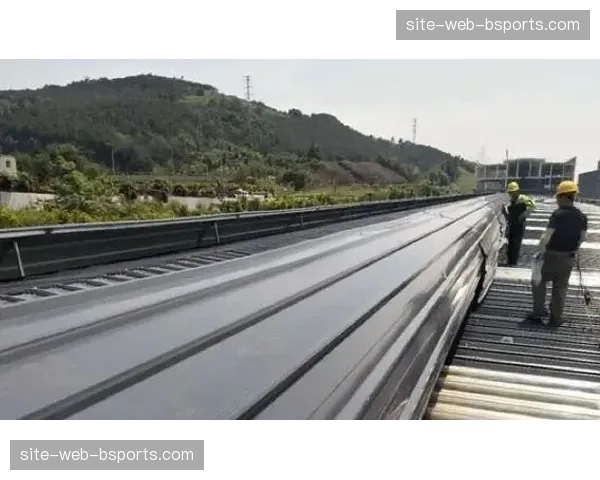 本季度新型空气动力学场馆设计通过自然通风显著降低了空调能耗